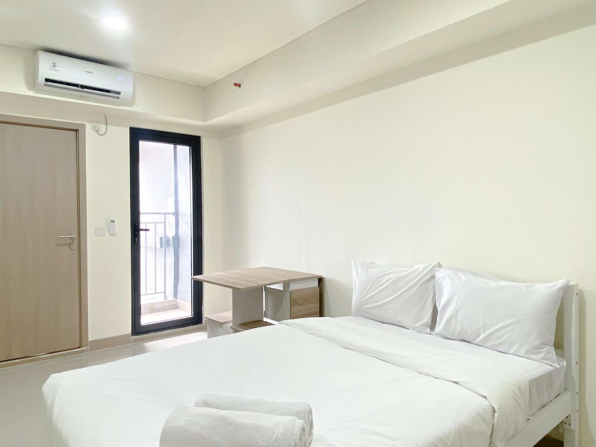 Minimalist For 1 Pax At Meikarta By Travelio * Jakarta